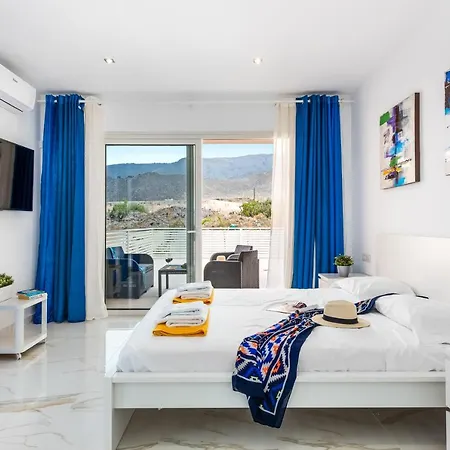 Infinity Almendro, Bbq, Heated Private Swimming Pool! Villa