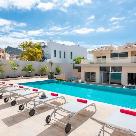 Infinity Almendro, Bbq, Heated Private Swimming Pool! *