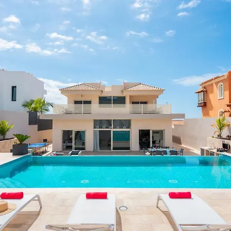 Infinity Almendro, Bbq, Heated Private Swimming Pool! Villa
