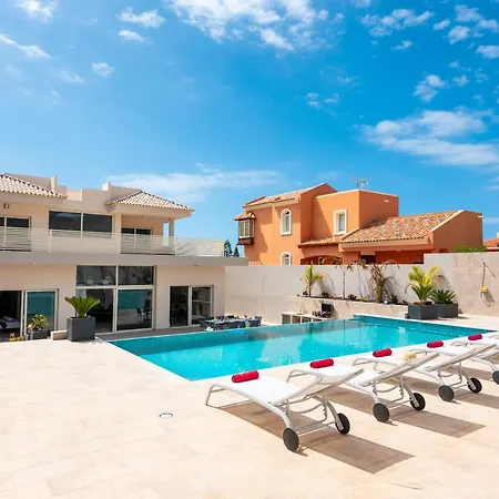 Infinity Almendro, Bbq, Heated Private Swimming Pool! Costa Adeje (Tenerife)