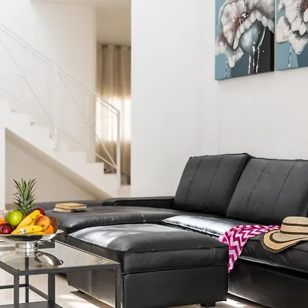 Villa Infinity Almendro, Bbq, Heated Private Swimming Pool! *