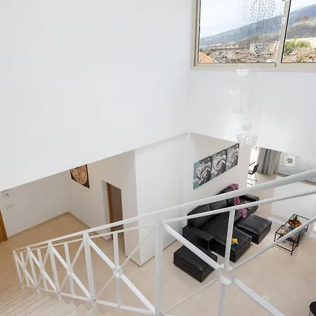 Villa Infinity Almendro, Bbq, Heated Private Swimming Pool!