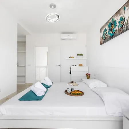Infinity Almendro, Bbq, Heated Private Swimming Pool! Villa Costa Adeje (Tenerife)