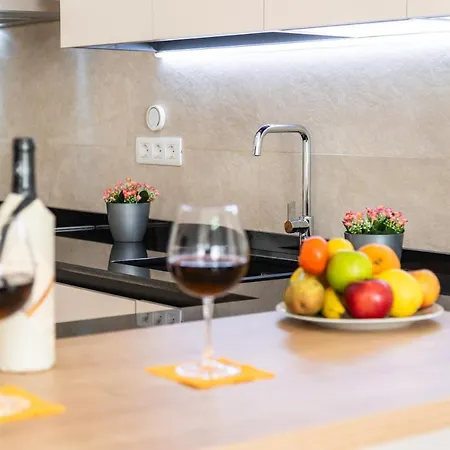 Infinity Almendro, Bbq, Heated Private Swimming Pool! * Costa Adeje (Tenerife)